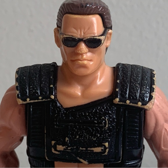 Vintage 1992 Terminator 2 Secret Weapon Arnold Schwarzenegger Figure - Picture 2 of 10
